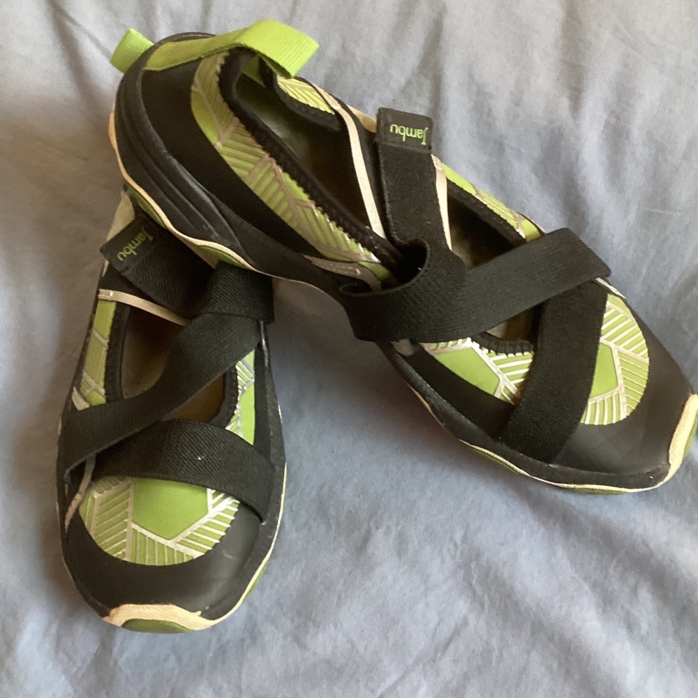Jambu shoes